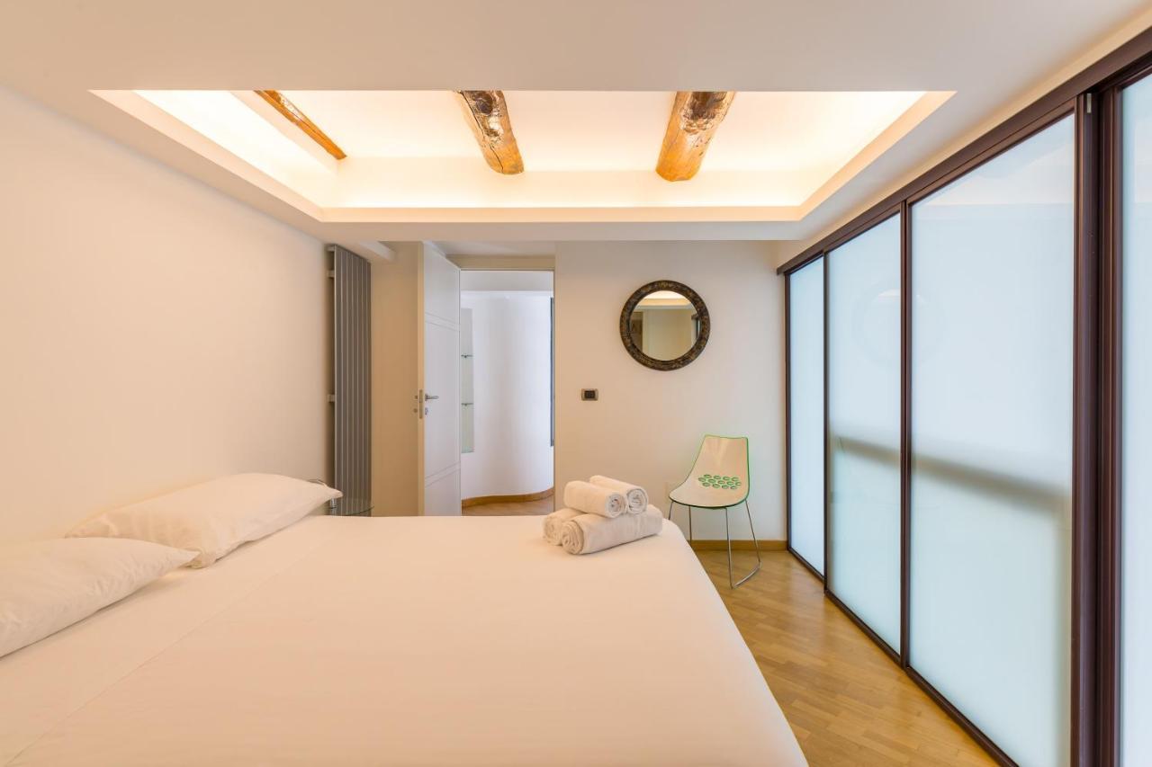 Design & Duplex At National Museum * Napoli