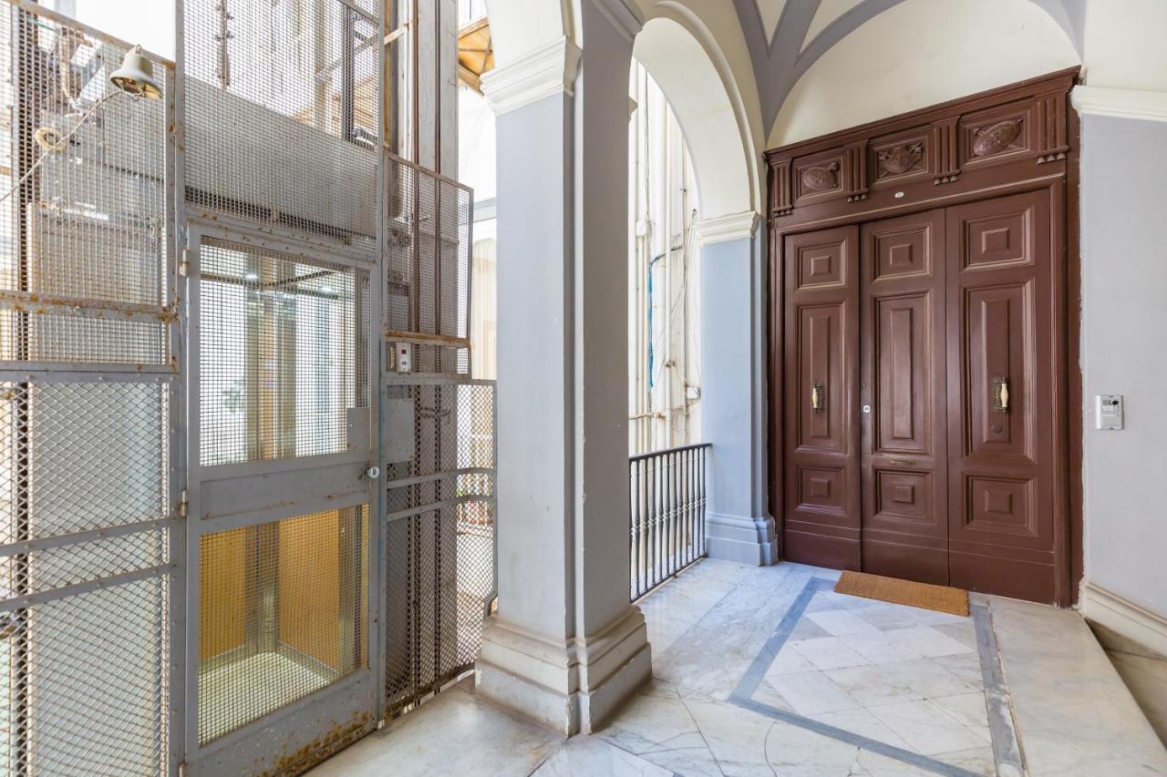 Design & Duplex At National Museum Appartamento